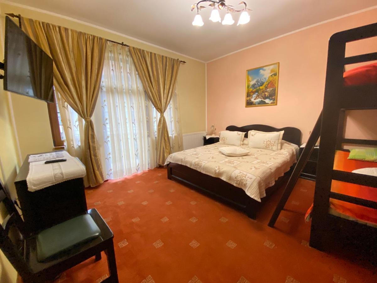 Pensiunea Crocus - Sauna & Billiard Poiana Brasov Exteriör bild
