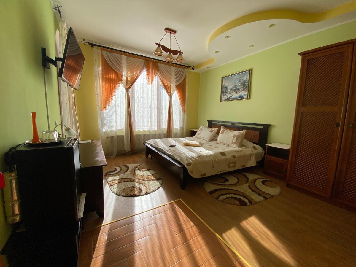 Pensiunea Crocus - Sauna & Billiard Poiana Brasov Exteriör bild
