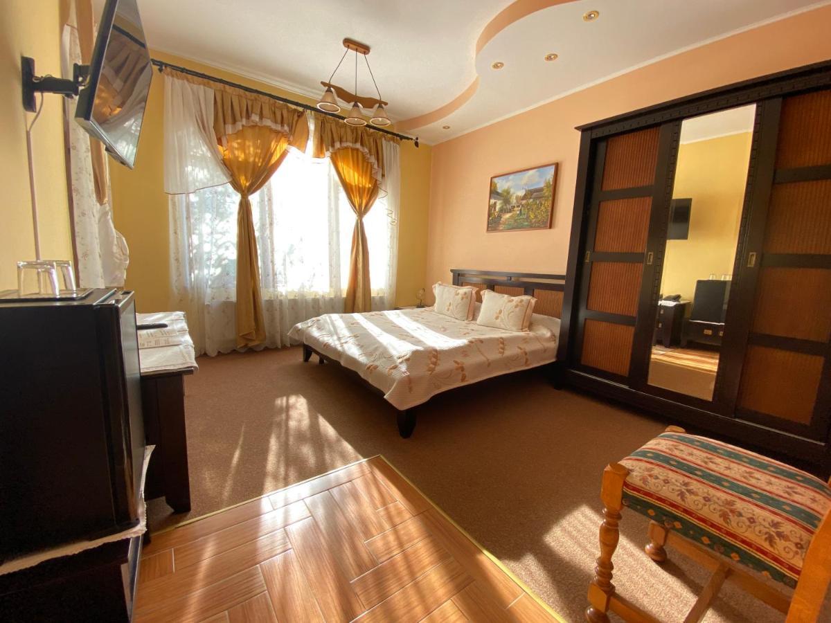 Pensiunea Crocus - Sauna & Billiard Poiana Brasov Exteriör bild