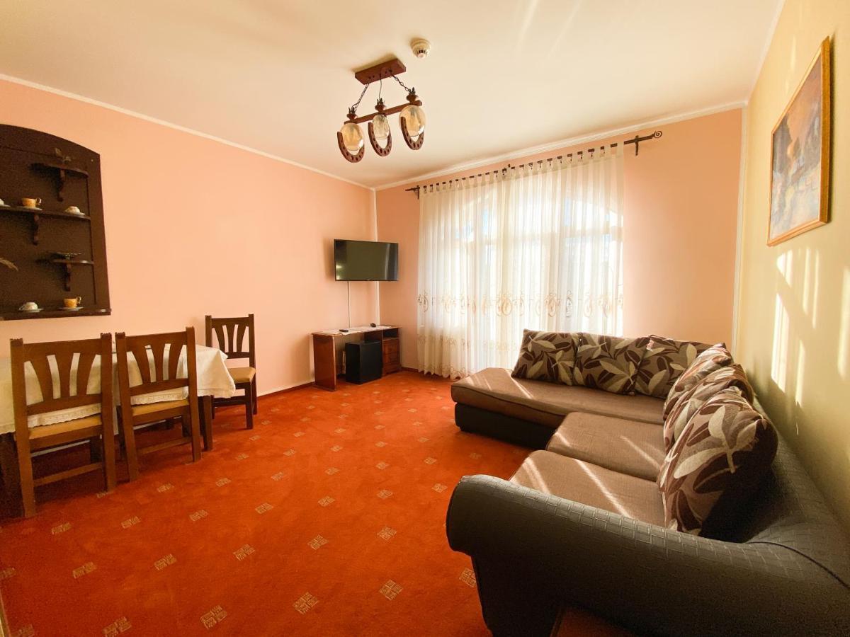 Pensiunea Crocus - Sauna & Billiard Poiana Brasov Exteriör bild
