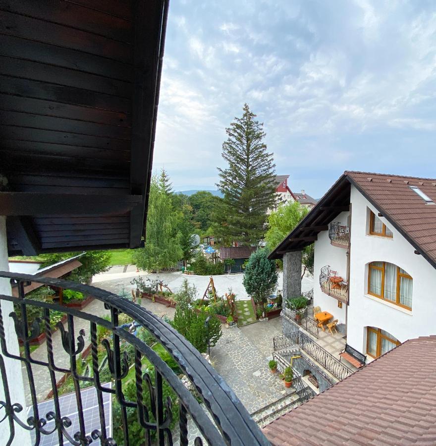 Pensiunea Crocus - Sauna & Billiard Poiana Brasov Exteriör bild