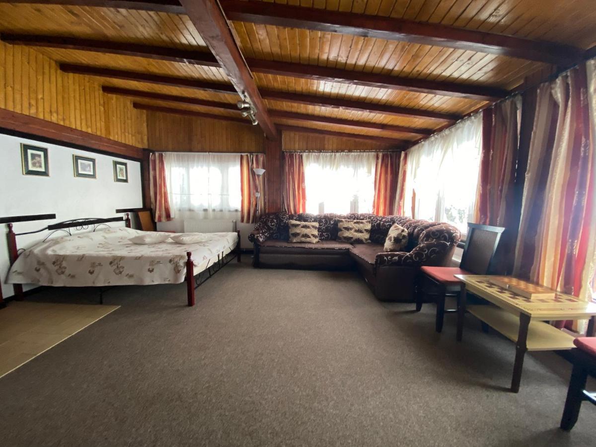 Pensiunea Crocus - Sauna & Billiard Poiana Brasov Exteriör bild
