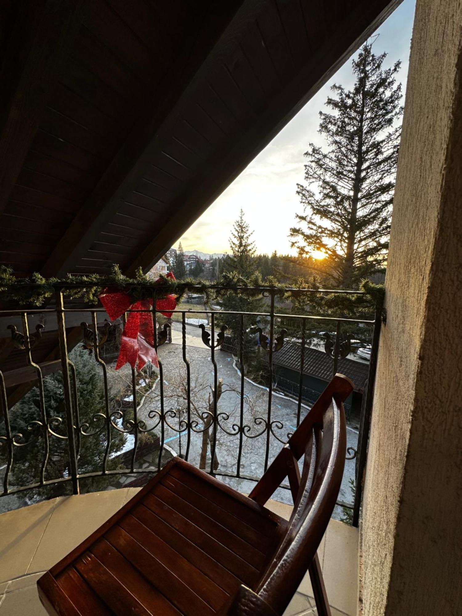 Pensiunea Crocus - Sauna & Billiard Poiana Brasov Exteriör bild