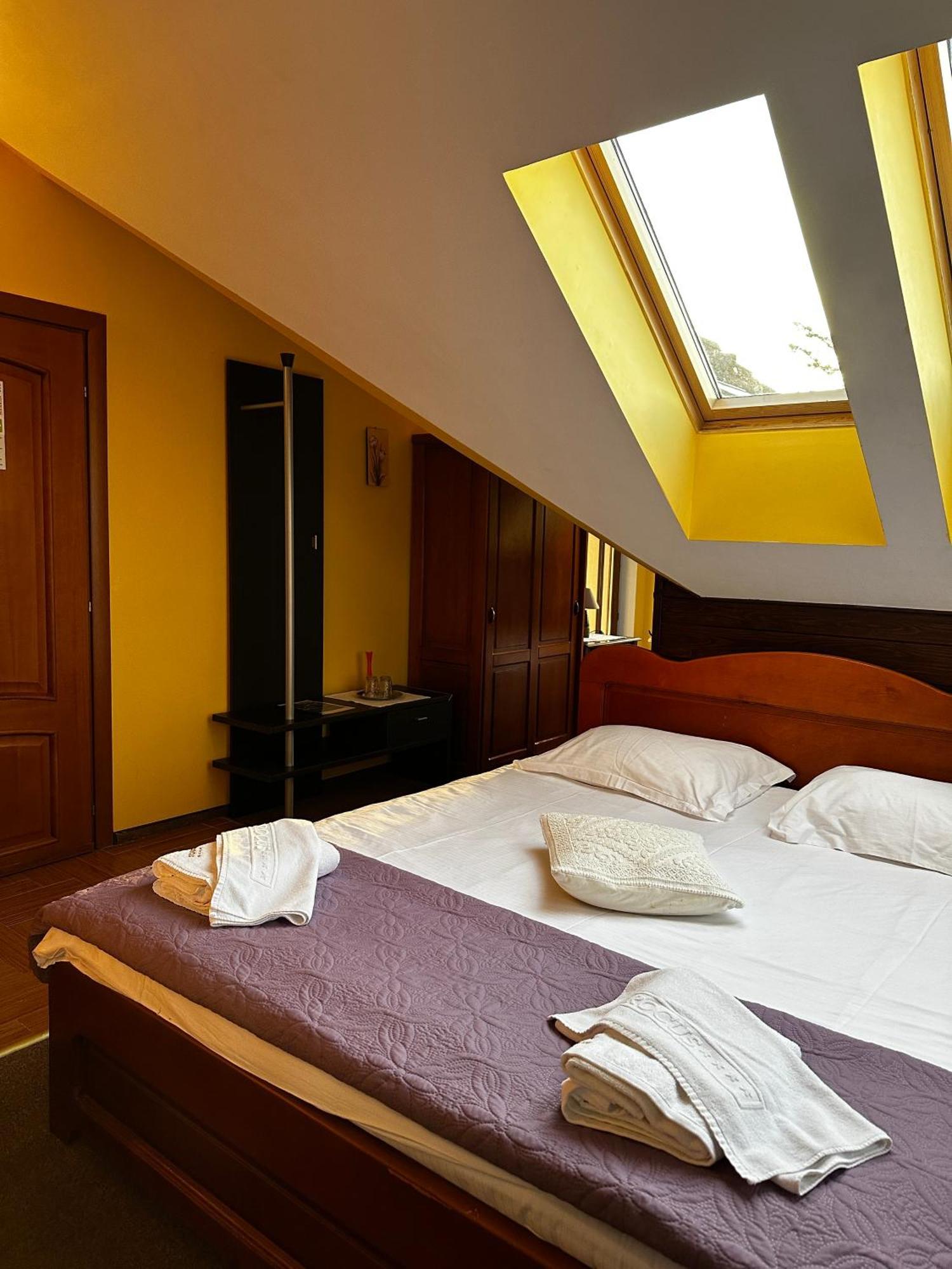 Pensiunea Crocus - Sauna & Billiard Poiana Brasov Exteriör bild
