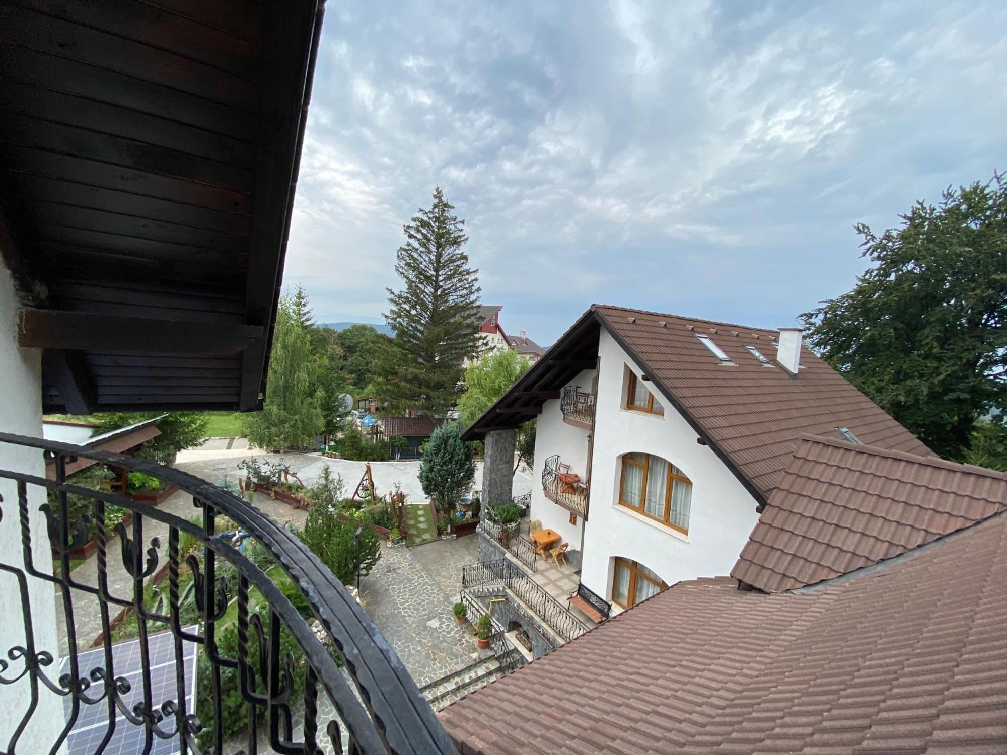 Pensiunea Crocus - Sauna & Billiard Poiana Brasov Rum bild